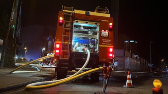 Feuerwehr und Rettungsdienst Bonn: FW-BN: Brand in Müllbunker sorgt für Großeinsatz der Bonner Feuerwehr
