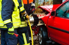 CosmosDirekt: Hilfe für Einsatzkräfte: Wie die Rettungskarte Ihre Sicherheit erhöht