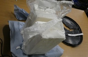 Zollfahndungsamt Frankfurt am Main: ZOLL-F: Schmuggel aufgedeckt - Zoll und Polizei ziehen 220 Kilogramm Kokain aus dem Verkehr - sechs Festnahmen