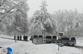 Kreispolizeibehörde Euskirchen: POL-EU: Schnee in der Eifel - Appell: Bleiben Sie weiterhin Zuhause!