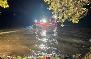 Feuerwehr Essen: FW-E: Pkw im Baldeneysee - zwei Personen unverletzt - Fahrzeug geborgen