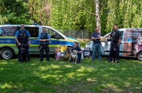 Polizeipräsidium Mittelhessen - Pressestelle Wetterau: POL-WE: Bad Nauheim: Schutzleute übergeben Geld- und Sachspenden an Tierheim Wetterau e.V.