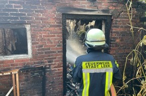 Feuerwehr Landkreis Leer: FW-LK Leer: Schuppenbrand droht auf Wohnhaus überzugreifen
