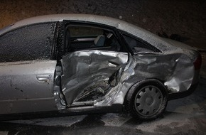 Kreispolizeibehörde Olpe: POL-OE: Schneeglätte - Verkehrsunfall mit mehreren Verletzten