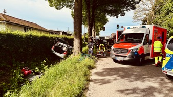 Feuerwehr Dortmund: FW-DO: Verkehrsunfall in Dortmund-Hörde - Feuerwehr befreit Fahrer aus dem PKW