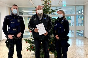 Polizeipräsidium Koblenz: POL-PPKO: Polizeipräsident verleiht Bürgerurkunde