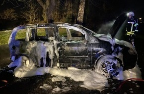 Freiwillige Feuerwehr Bedburg-Hau: FW-KLE: Fahrzeugbrand