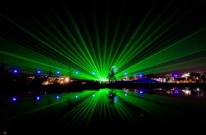 Landesgartenschau Neuss 2026: Landesgartenschau Neuss im Laserlicht: HerbstLichter starten mit gro&szlig;em Besucherandrang