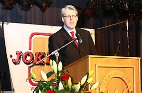 Feuerwehr Essen: FW-E: Kreisfeuerwehrverbandsfest auf Zollverein, langjährige Mitglieder der Freiwilligen Feuerwehr wurden geehrt