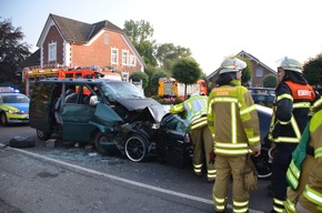 POL-STD: Acht vorwiegend schwer verletzte Autoinsassen bei Verkehrsunfall im Alten Land