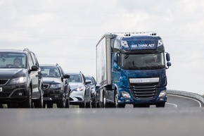 Sieht, denkt und handelt: Der ZF Innovation Truck 2016 mit intelligenten Fahrerassistenzsystemen