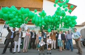 Andechser Molkerei Scheitz GmbH: 600 Luftballons... auf dem Weg von Andechs nach Brüssel (BILD)