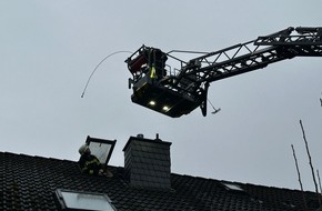 Freiwillige Feuerwehr Hennef: FW Hennef: Kaminbrand in einem Einfamilienhaus