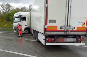 Polizeiinspektion Rotenburg: POL-ROW: ++ Hansalinie A1: Sattelzug gerät auf Dieselspur ins Schleudern - Vier Menschen verletzt ++ Ladung schlecht gesichert - Fahrer im Gegenverkehr verletzt ++