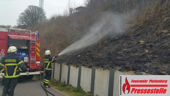 FW-PL: Flächenbrand, Hilfeleistungseinsatz für Rollstuhlfahrerin und Heimrauchmelder mit bestätigter Rauchentwicklung am Nachmittag.