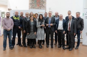 Polizei Dortmund: POL-DO: Vielfalt in der Demokratie - Staatssekretärin für Integration zu Besuch im Polizeipräsidium