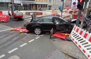 Polizei Aachen: POL-AC: Unfall auf der Theaterstraße - drei Männer verletzt