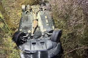 Polizei Düren: POL-DN: Alleinunfall auf der L 249 - Fahrzeug landet auf dem Dach