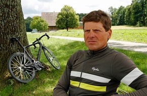 ZDF: "Für mich gab's keine Grenzen" / ZDF-Dokumentation "37°" begleitet Radsportler Jan Ullrich und Unternehmer Paulus Neef nach ihrem Scheitern (FOTO)