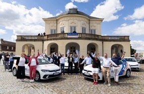 Kroschke: Mobilität für den guten Zweck: Kroschke sorgt für reibungslose Zulassung bei VRmobil-Übergabe in Stuttgart