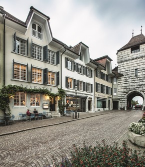 ICOMOS gibt &quot;Historisches Hotel/Restaurant des Jahres 2021&quot; bekannt: / Das sind die Gewinner: &quot;Schloss Schadau&quot; in Thun, &quot;La Bavaria&quot; in Lausanne und &quot;Genossenschaft Baseltor&quot; in Solothurn