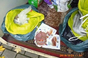 Polizeidirektion Bad Segeberg: POL-SE: Barmstedt - Unbekannte entsorgen Lebensmittel in einem Altkleidercontainer