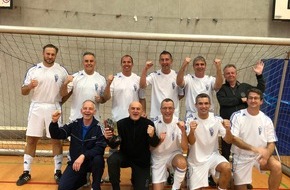 Feuerwehr Düsseldorf: FW-D: Feuerwehr Düsseldorf Deutscher Meister der Berufsfeuerwehren im Hallenfußball