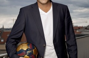 SAT.1: Erstes Heimspiel für Raul in SAT.1: "LIGA total! Cup 2010" mit Schalke, Bayern München, HSV und dem 1. FC Köln am 31.7. und 1.8.2010 ab 16.30 Uhr live