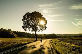 Delticom AG: MotorradreifenDirekt.de: Urlaub zu Hause - Die schönsten Sommerrouten quer durchs Land