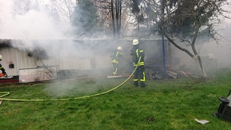 Feuerwehr Recklinghausen: FW-RE: Brennende Hütte im Hinterland