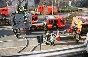 Feuerwehr Essen: FW-E: Feuer in einem sechsgeschossigen Büro- und Geschäftshaus