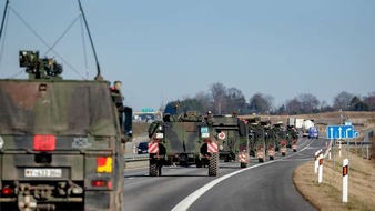 Operatives F&uuml;hrungskommando der Bundeswehr: Bundeswehrkonvoi auf Stra&szlig;en Th&uuml;ringen, Sachsen und Brandenburg