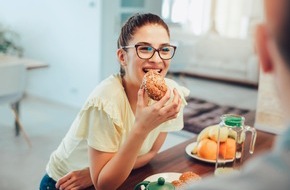 Petersen & Partner Pharma Marketing GmbH: Was tun bei Verstopfung? / Die 30-Gramm-30-Tage-Challenge: Stimmt Ihre tägliche Ballaststoffbilanz?