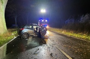 Freiwillige Feuerwehr Tönisvorst: FW Tönisvorst: schwerer Verkehrsunfall auf der L475 - Einsatz für die Feuerwehr Tönisvorst