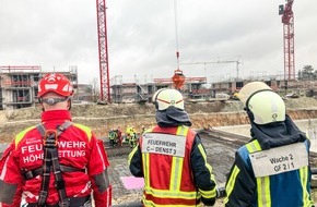 Feuerwehr Bochum: FW-BO: Verletzter Bauarbeiter aus Baustelle gerettet