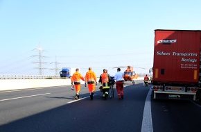 Feuerwehr Essen: FW-E: Person auf der A40 von LKW erfasst, lebensgefährlich verletzt