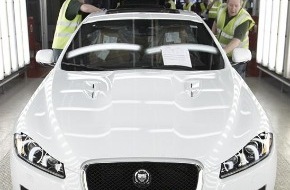 JAGUAR Land Rover Schweiz AG: Jaguar Land Rover schafft 1'100 neue Stellen in Grossbritannien