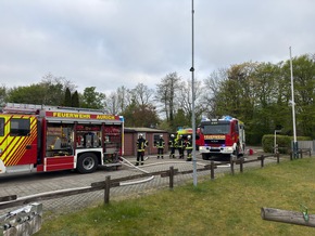 FW-AUR: Parzelle in Flammen