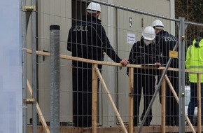 Hauptzollamt Schweinfurt: HZA-SW: Bundesweite Schwerpunktprüfung des Zolls im Baugewerbe - 14 illegal beschäftigte Arbeitnehmer und 35 weitere Verstöße durch das Hauptzollamt Schweinfurt festgestellt