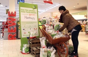 REWE Markt GmbH: 965 Tonnen Lebensmittel für die Tafeln (FOTO)
