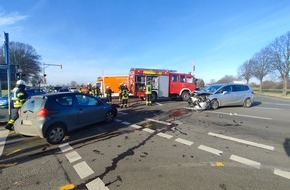Freiwillige Feuerwehr Bedburg-Hau: FW-KLE: Verkehrsunfall mit drei Verletzten