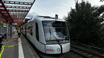 Feuerwehr Erkrath: FW-Erkrath: Brandmeldung an einem Regiobahn-Zug in Alt-Erkrath