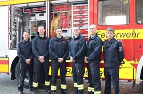 Feuerwehr Bremerhaven: FW Bremerhaven: Vier Brandmeisteranwärter beginnen Ausbildung bei der Feuerwehr