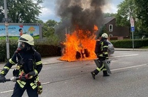 Feuerwehr Mülheim an der Ruhr: FW-MH: PKW Brand - Zwei Personen mit Verdacht auf Rauchgasintoxikation