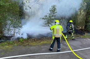 Freiwillige Feuerwehr H&uuml;nxe: FW H&uuml;nxe: Brand in einem Waldst&uuml;ck
