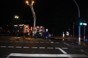 Polizei Coesfeld: POL-COE: Ascheberg, Davensberger Straße, B 58/ Ein schwerverletzter Autofahrer nach Zusammenstoß mit Löschfahrzeug