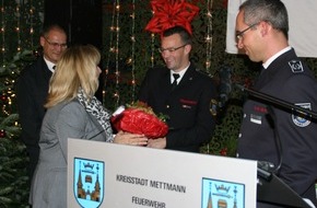Feuerwehr Mettmann: FW Mettmann: Weihnachtliche Jahreshauptversammlung der Feuerwehr Mettmann
