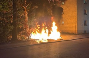 Polizeidirektion Kaiserslautern: POL-PDKL: Abfallcontainer in Brand gesetzt - Polizei sucht Zeugen