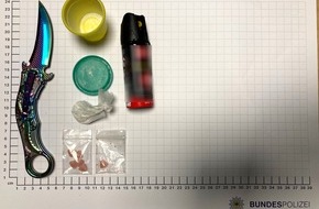 Bundespolizeidirektion Sankt Augustin: BPOL NRW: Frau verweigert Mitnahme zur Bundespolizeiwache - Messer und Drogen aufgefunden