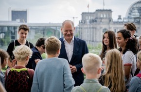 SAT.1: "Haben Sie Angst vor Putin?" Olaf Scholz, Annalena Baerbock und Karl Lauterbach stellen sich Kinderfragen in SAT.1